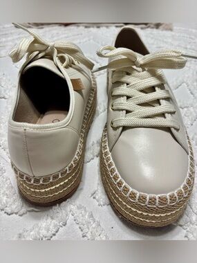 Beira-Rio Cream Lace-Up Women's Sneakers with Braided Trim